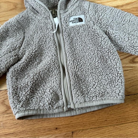 The North Face Infant Campshire Bear Hoodie Jacket Beige 3-6 Months - Picture 3 of 14